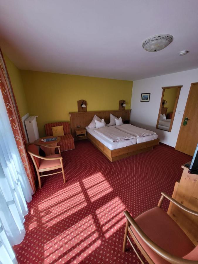 Gaestehaus Schwarz Prien am Chiemsee Exterior photo